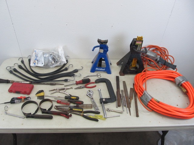 lot 50 image: Nice Lot of Tools & Garage Items