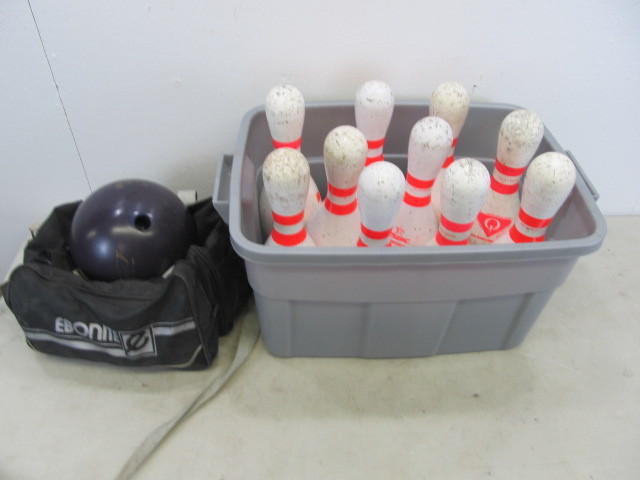 lot 56 image: 10 Real Bowling Pins and Ball