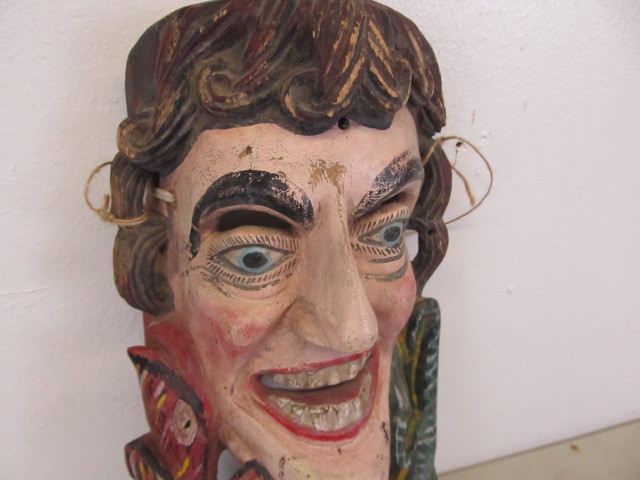 lot 76 image: Unusual Vintage Carved Mask