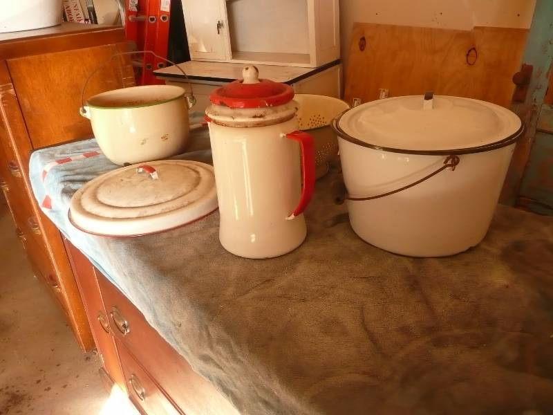 lot 10 image: Six Antique Porcelain Items - Very Cool See Pictures - Straight From The Farm