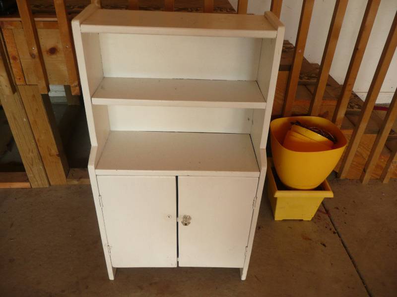 lot 14 image: Antique Hand Made Cabinet - Straight From The Farm - Approx 39 High 21 Wide 19 Deep