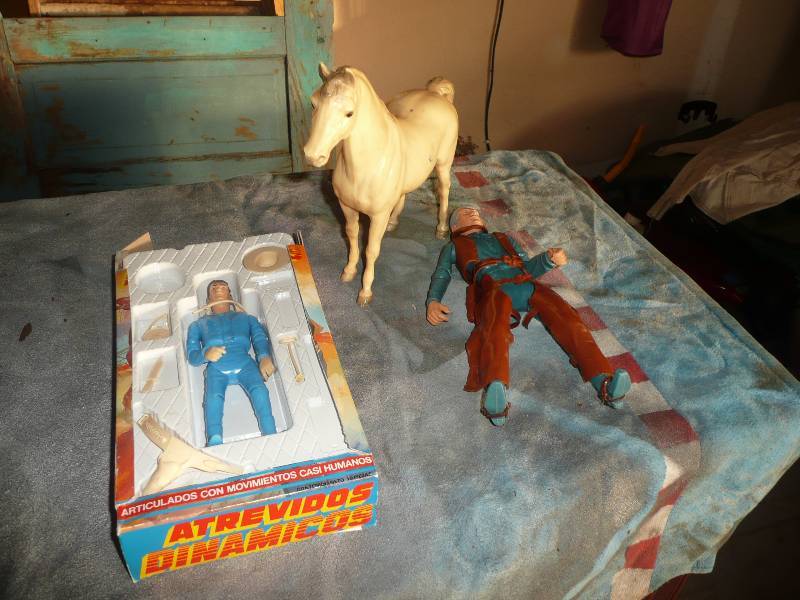 lot 47 image: Johnny West figure Marx Vintage Best of the West cowboy 1960s - MARX MEXICO COWBOY #2JOHNNY WEST Like Action Figure - Thunderbolt Horse - See Pictures