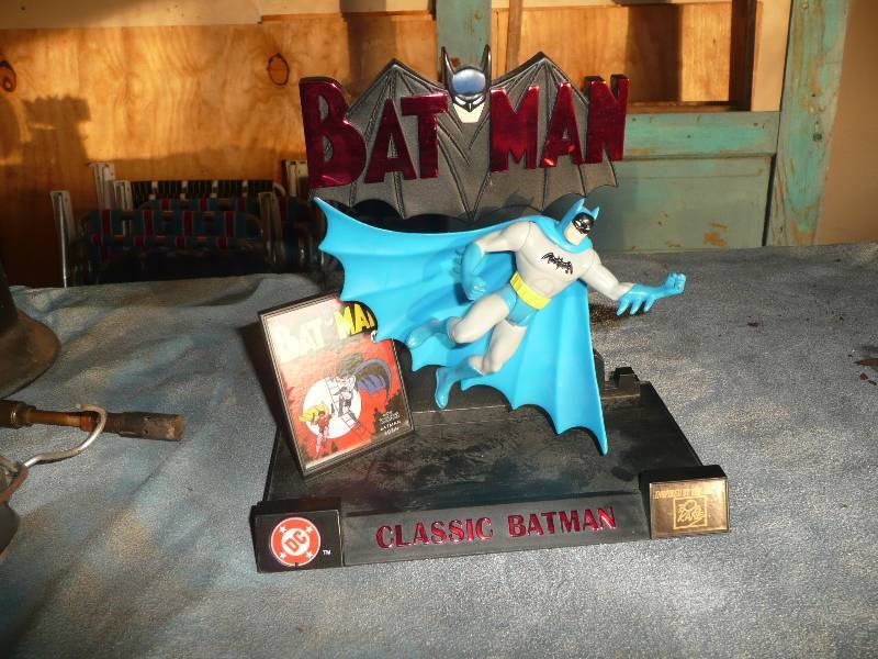 lot 48 image: Vintage Batman Group - See Pictures - Cool Group