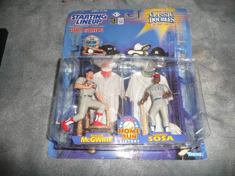 lot 49 image: Starting Lineup BASEBALL 1998 Series Home Run Mark McGuire Sammy Sosa Action Figure Set