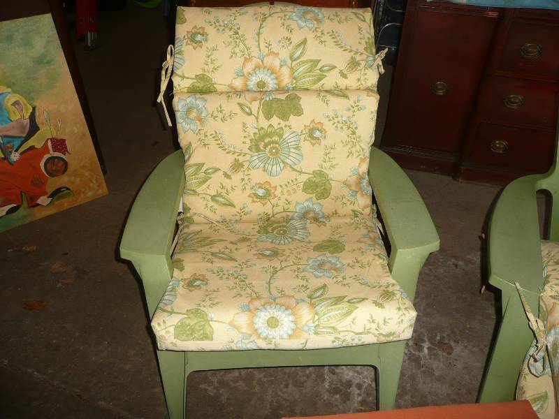 lot 57 image: Outdoor Chairs & Cushions - Good Condition - See Pictures