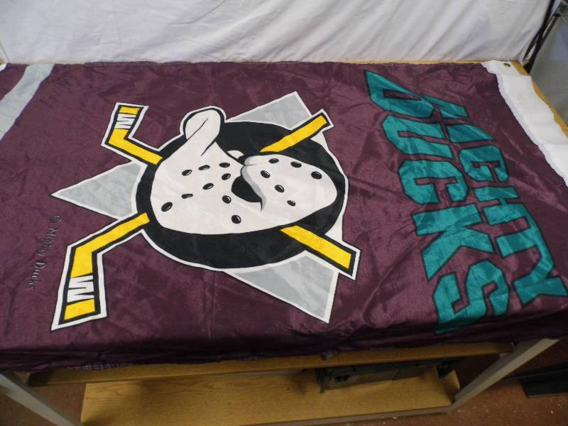 mighty ducks flag