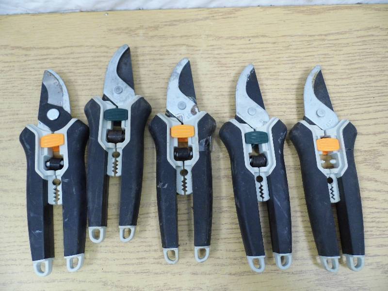 5 Piece of Store Return Clippers