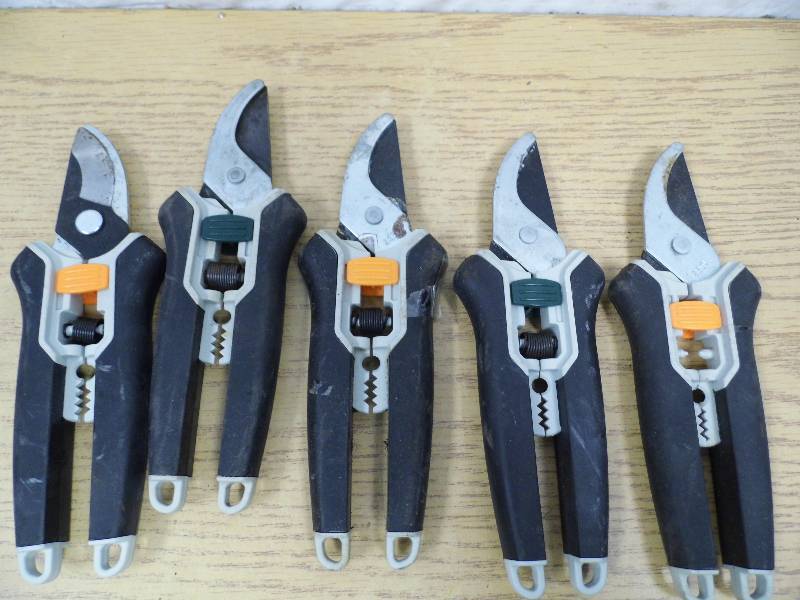 5 Piece of Store Return Clippers