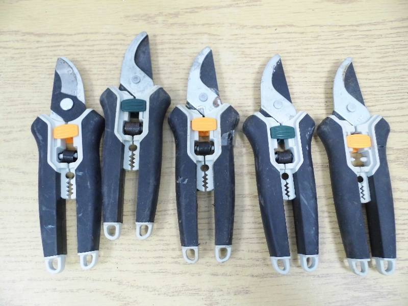5 Piece of Store Return Clippers
