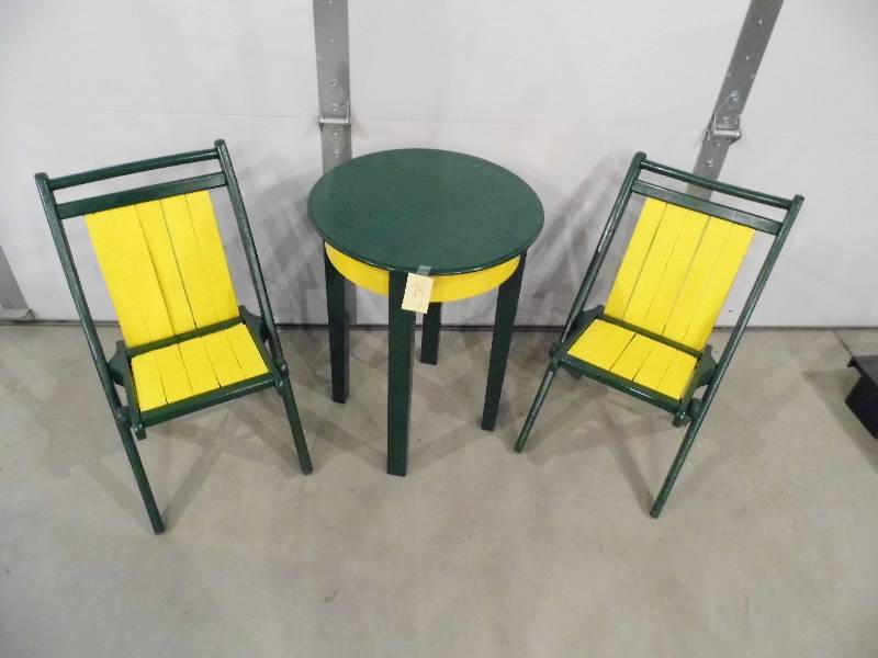 Round Table - Green and Gold