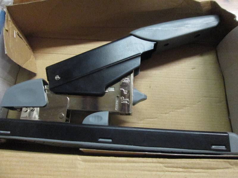 lot 324 image: swingline durable heavy duty staple...