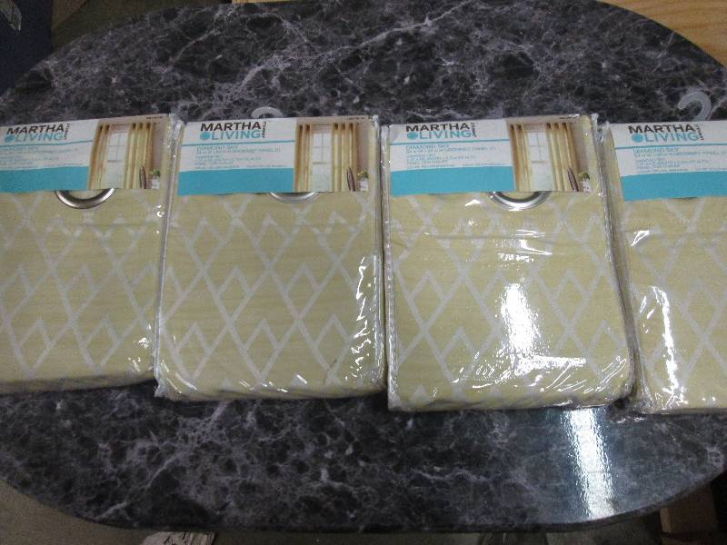 lot 341 image: 4 martha stewart living diamond sky...