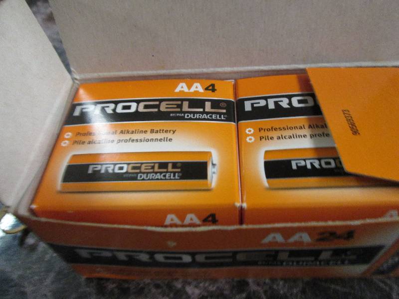 lot 42 image: 1 package of AA24 duracell procell ...