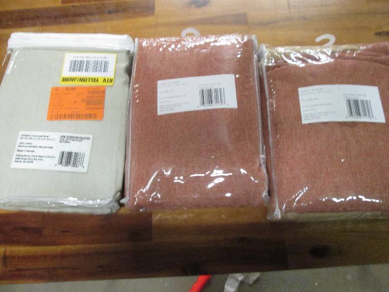 lot 357 image: 2 new 50x63 tab top panels color ...
