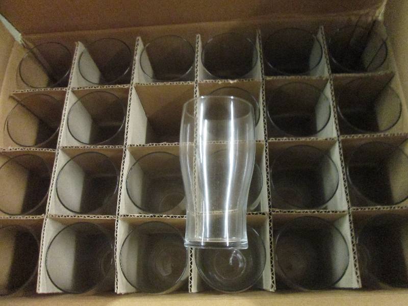 lot 60 image: 1 case of 20oz pub glasses 2 dozen ...