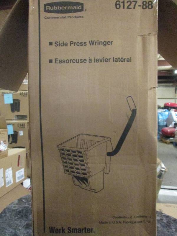 lot 151 image: 2 blue rubbermaid side press wringe...