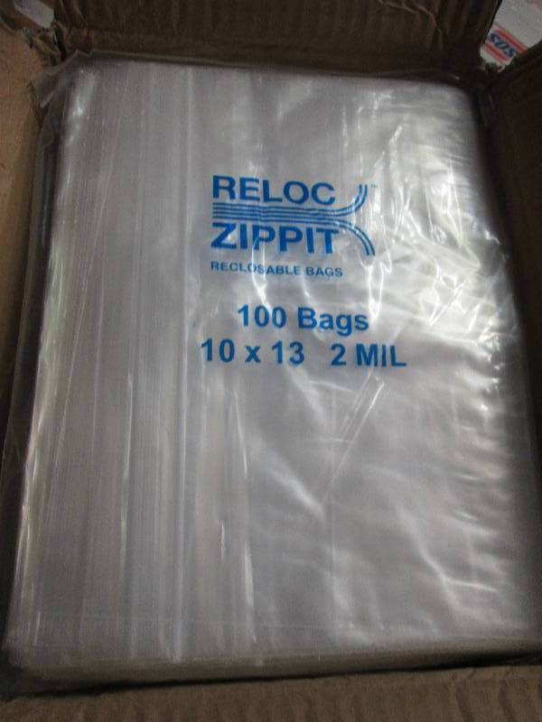 lot 183 image: 1 case of 1000 zippit reclosable po...