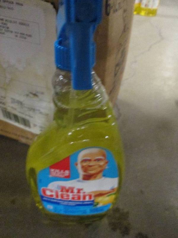 lot 184 image: 532floz spray bottles of mr.clean ...
