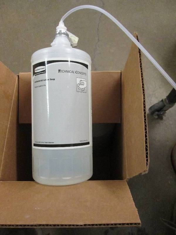 lot 185 image: 354floz refill bottles of antibact...