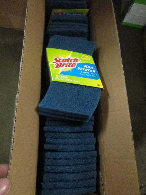 lot 212 image: 143 packs of non-scratching scotch...
