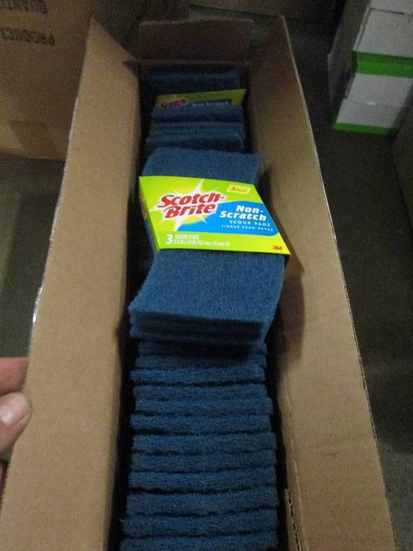 lot 214 image: 143 packs of non-scratching scotch...