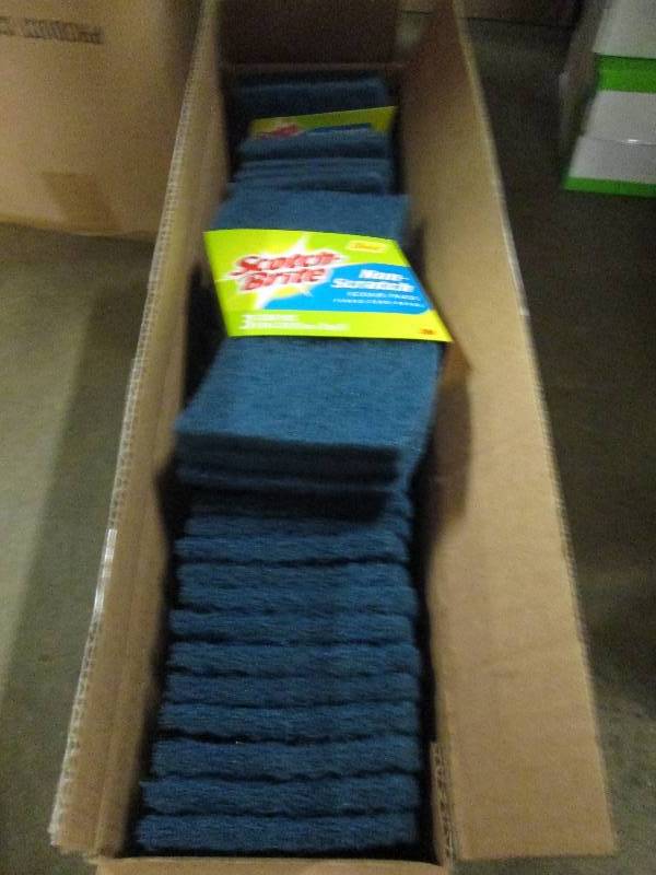 lot 215 image: 143 packs of non-scratching scotch...