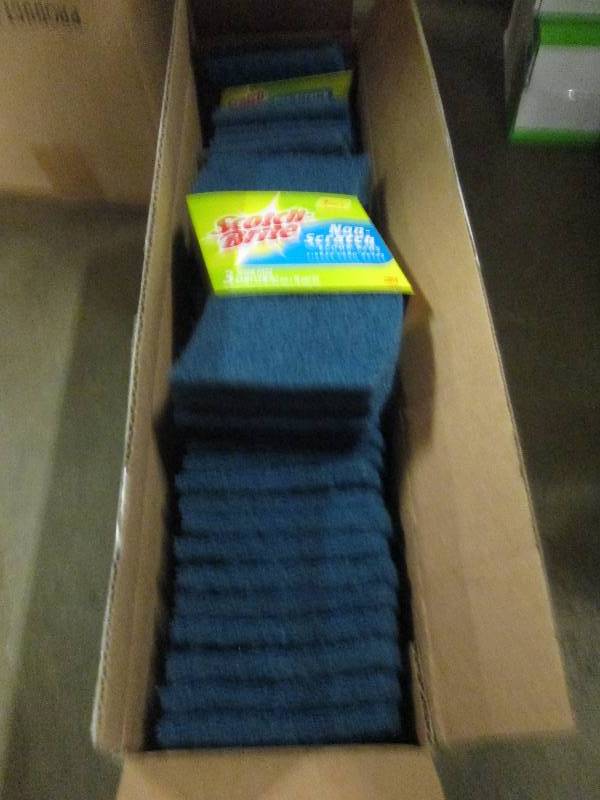 lot 216 image: 143 packs of non-scratching scotch...