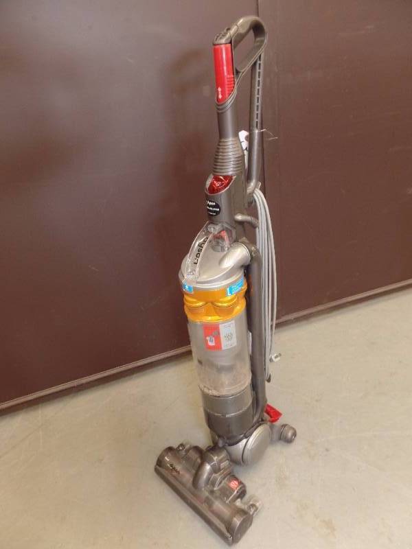 Dyson Vacuum February Nice Furniture And Consignments K Bid