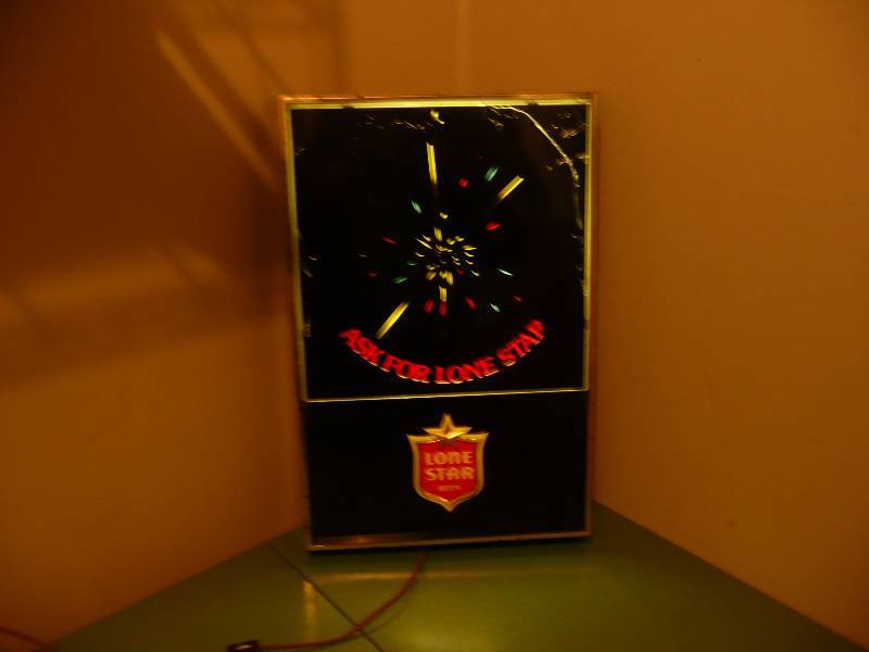 lot 10 image: Lone Star Beer Light - Motion Doesnt Work, Does Light Up - Handyman Special