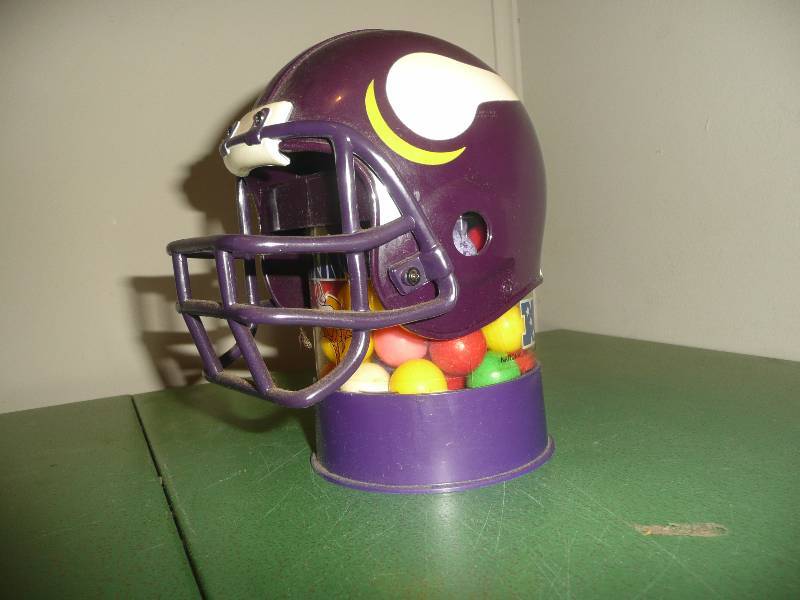 lot 35 image: Vintage Vikings Gumball Helmet