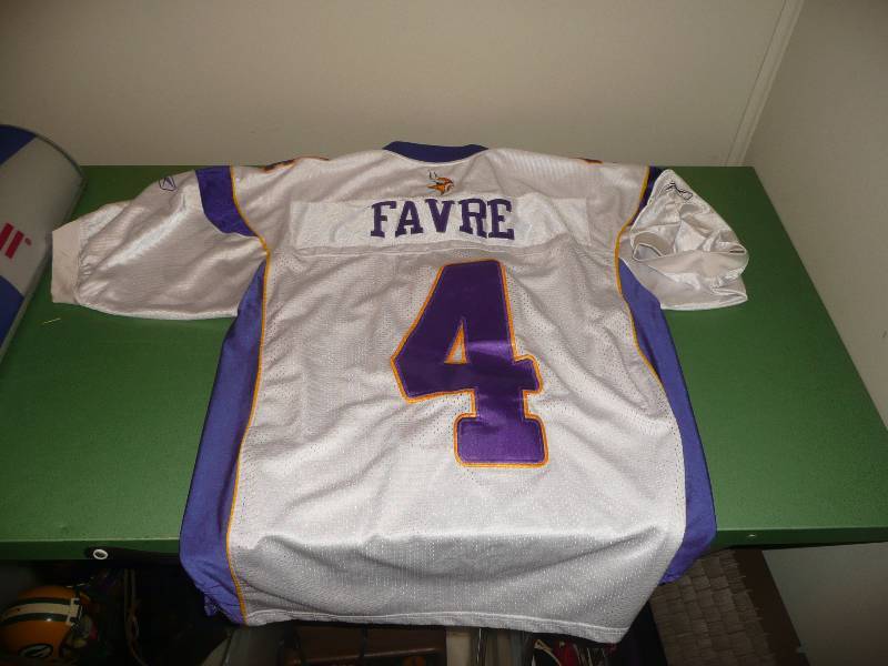 lot 37 image: Brett Favre Reebok All Stitched Jersey - Size 50 - Nice Heavy Jersey In Good Condition
