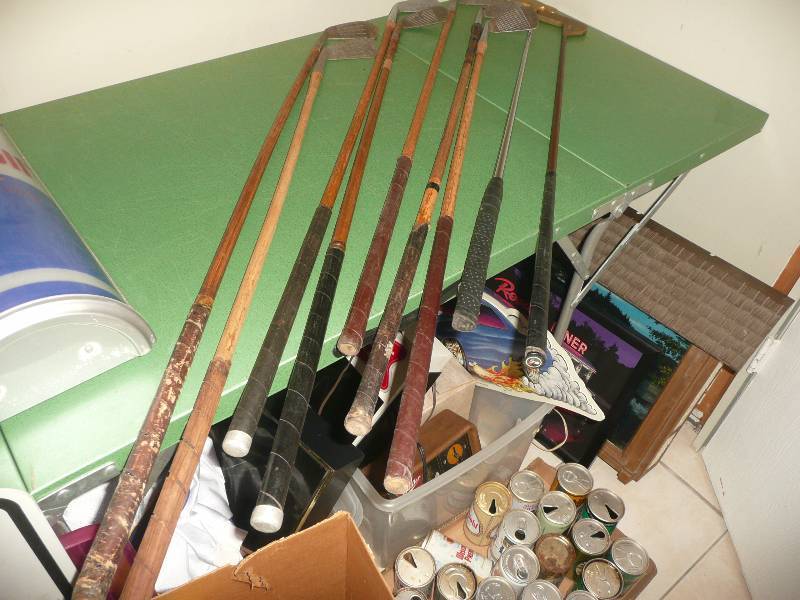 lot 41 image: Vintage WoodHickory Golf Clubs - Very Cool - See Pictures
