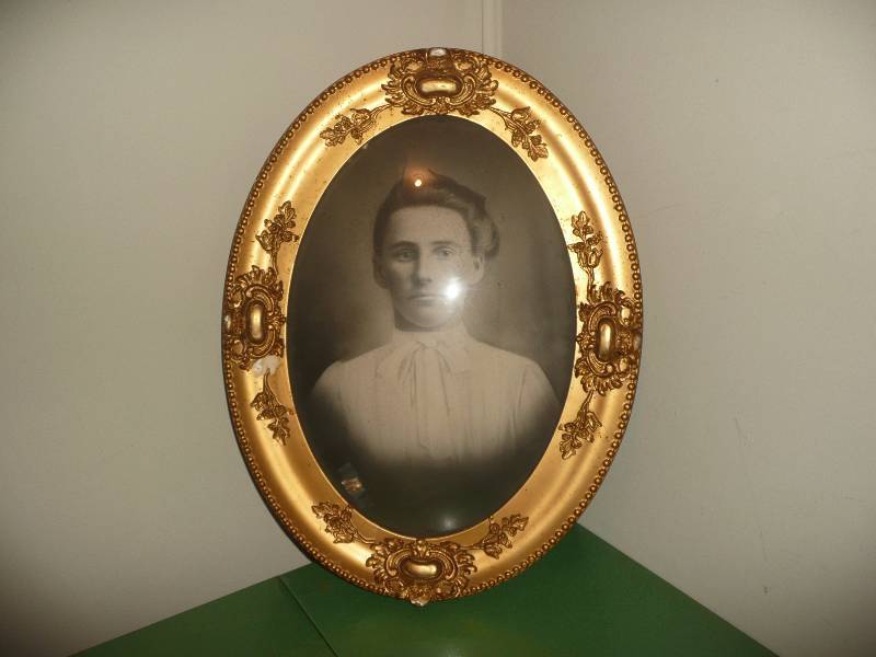 lot 47 image: Antique Picture & Frame - See Pictures - Nice Old Piece