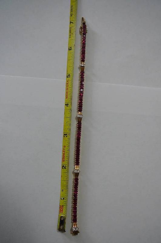 14k Bracelet with Rubys & Diamonds 7 14 Long 14.6 g
