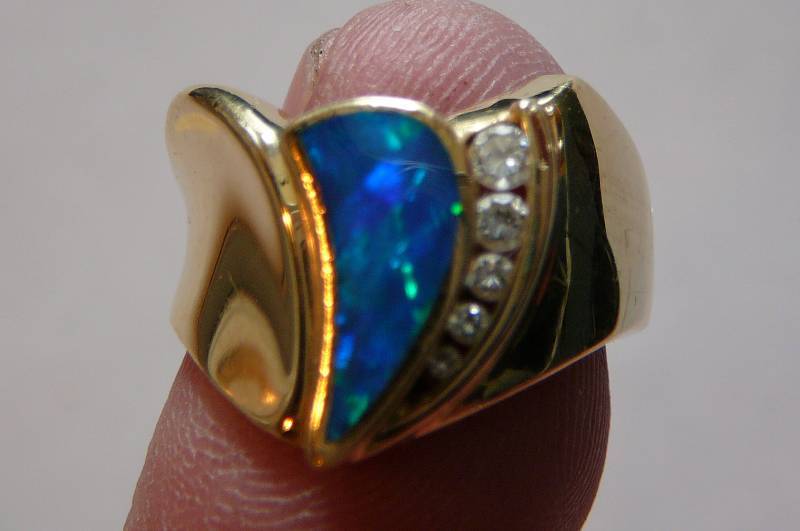 14K Ring Turquois with Diamonds 9.3g