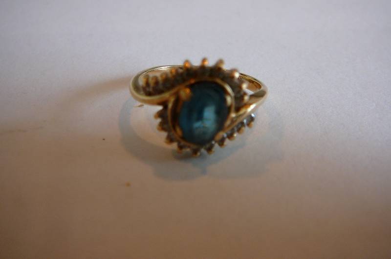 14k Ring with Blue Stone and Diamonds 3.4g