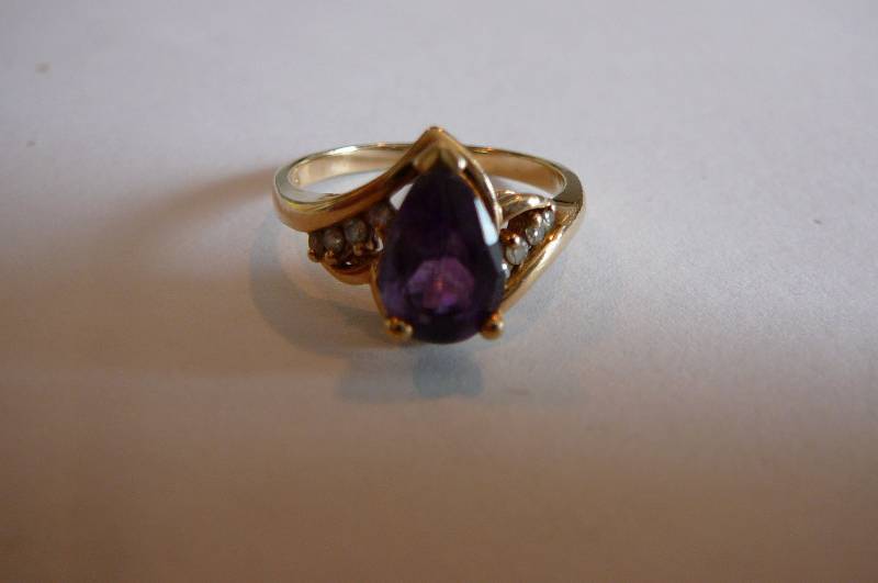 10k Ring with Diamonds and Purple Stone