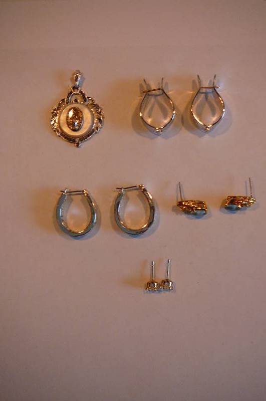 Earrings , Napier earrings, 7.8g Sterling Pendant, Mary with Mother of Pearl