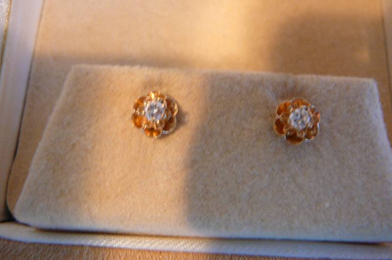 Earrings Unmarked gold, Blue Pearl Necklace and Earrings