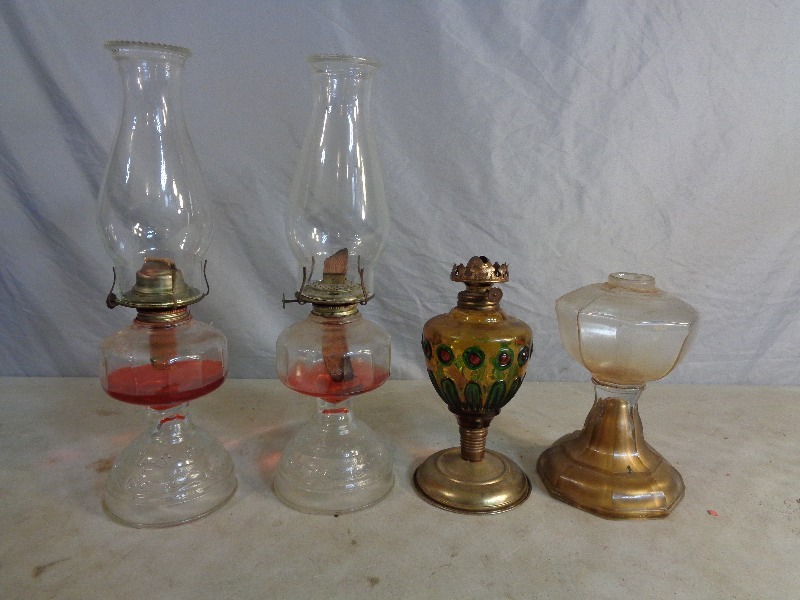 lot 126 image: 4 Oil Lamps