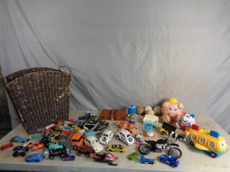 lot 131 image: Kids Toys