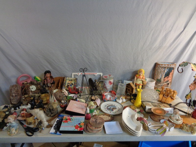 lot 149 image: Native American Items, Cute Bear Decor, and More