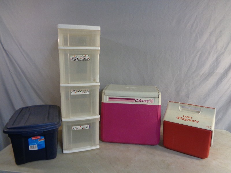 lot 151 image: Coolers and Storage Containers