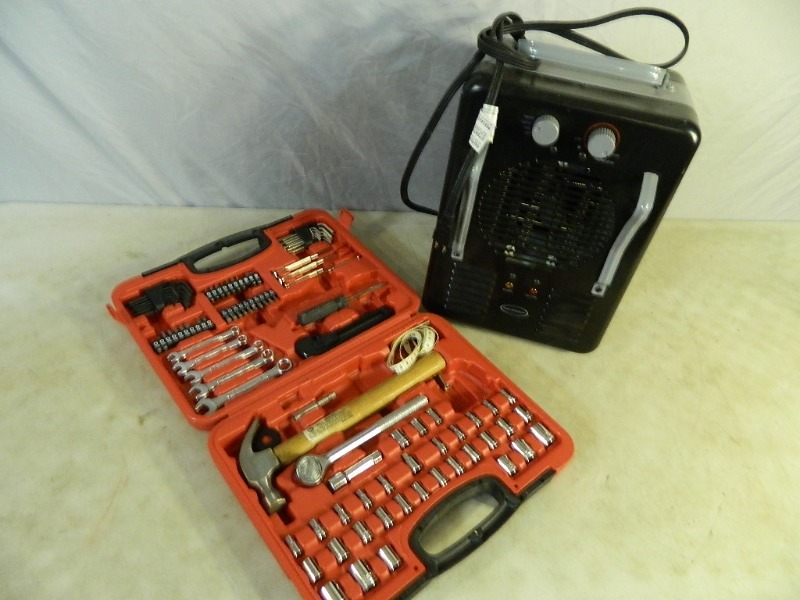 lot 30 image: Toolset and Space Heater