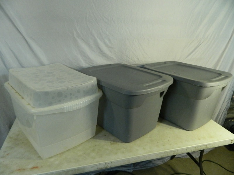 lot 41 image: 3 Totes with Lids