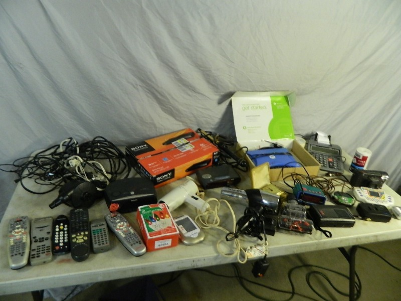 lot 42 image: Assorted Electronics