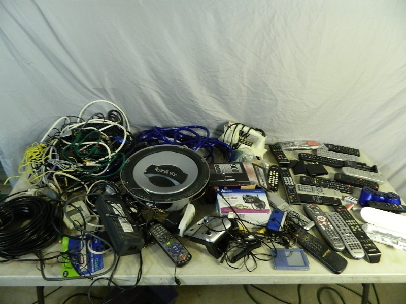 lot 44 image: Assorted Electronics