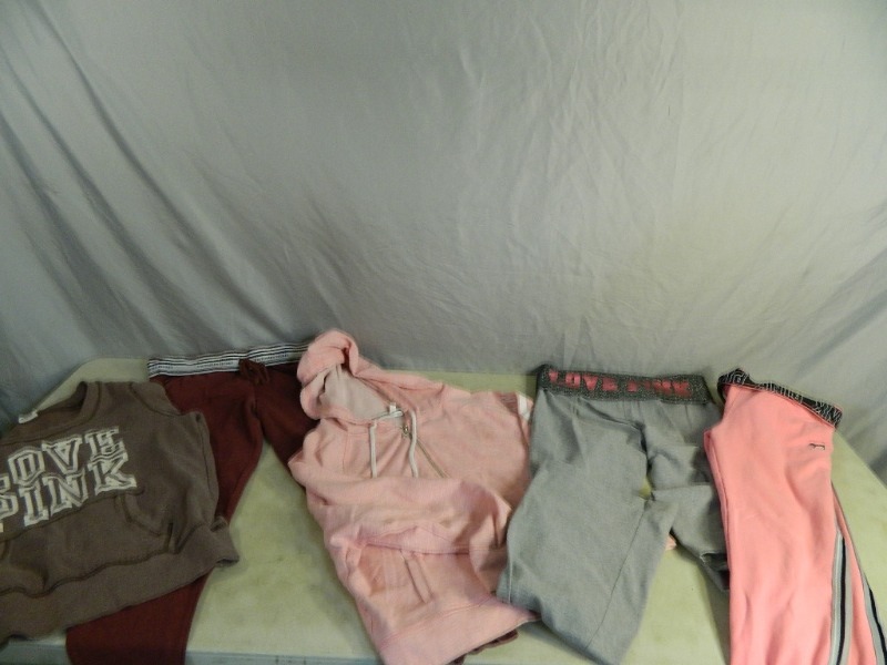 lot 64 image: Victorias Secret  Pink Clothing