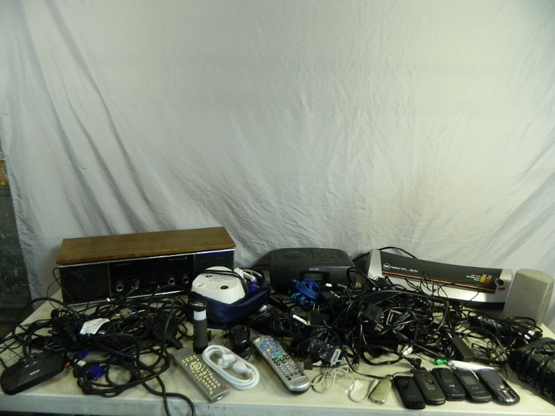 lot 68 image: Assorted Electronics