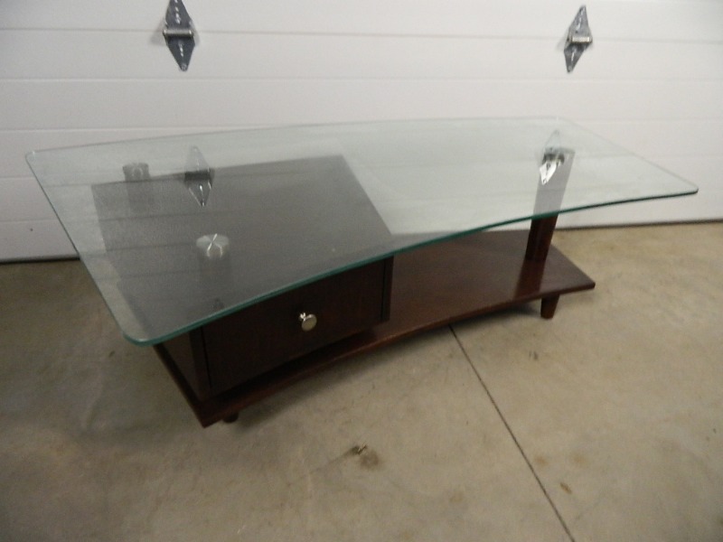 lot 78 image: Coffee Table
